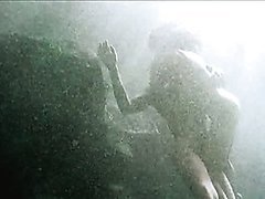 Sexy Juliette Lewis Shows It All In a Bonerific Underwater Sex Scene