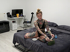 Homemade video of tattooed Lisa Rocketcock being fucked hard