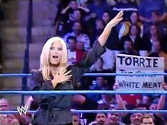 Torrie Wilson vs Trish Stratus In The Best Fighting League Ever